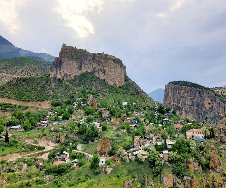 Ardanuç-Gevhernik Kalesi Arkeolojik Kazısı